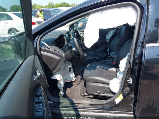 1FADP3J22JL220986 Ford Focus Titanium