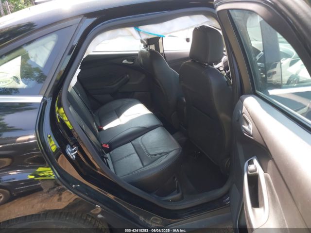 1FADP3J22JL220986 Ford Focus Titanium