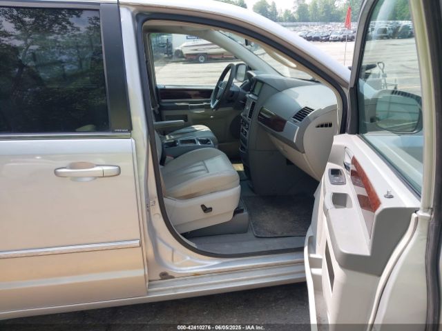 2009 CHRYSLER TOWN & COUNTRY 2A8HR54199R675608 Photo 4