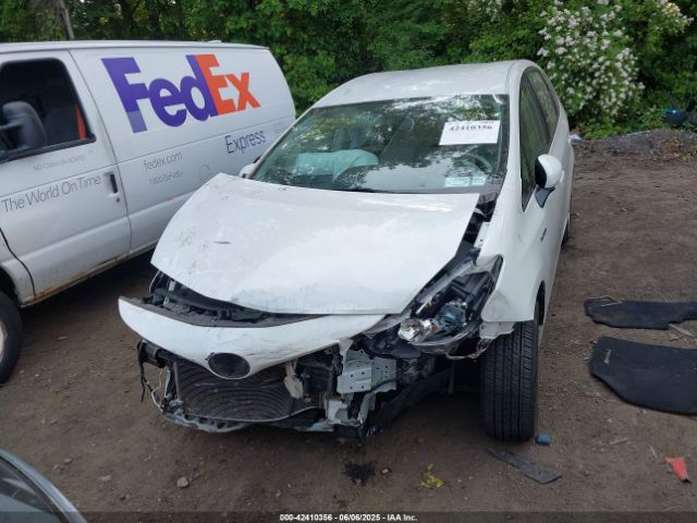 JTDZN3EU6FJ027888 Toyota Prius V Two
