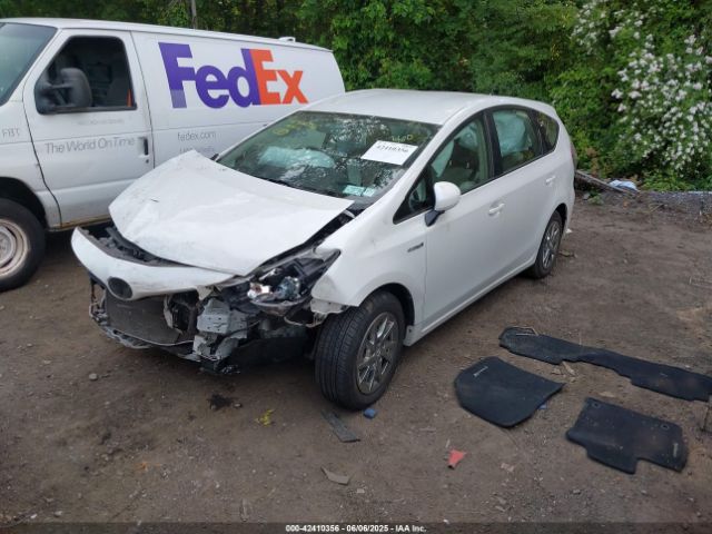 JTDZN3EU6FJ027888 Toyota Prius V Two