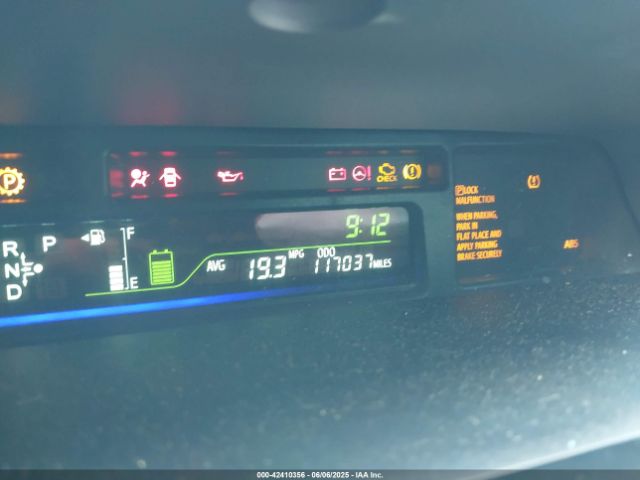 JTDZN3EU6FJ027888 Toyota Prius V Two