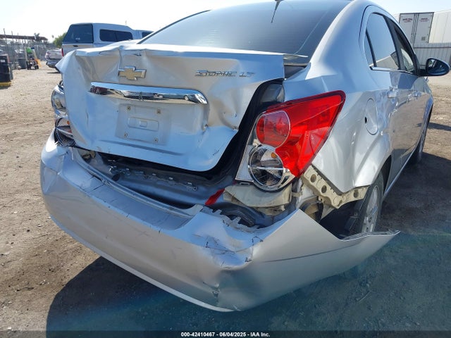 1G1JC5SHXE4166515 Chevrolet Sonic Lt Auto