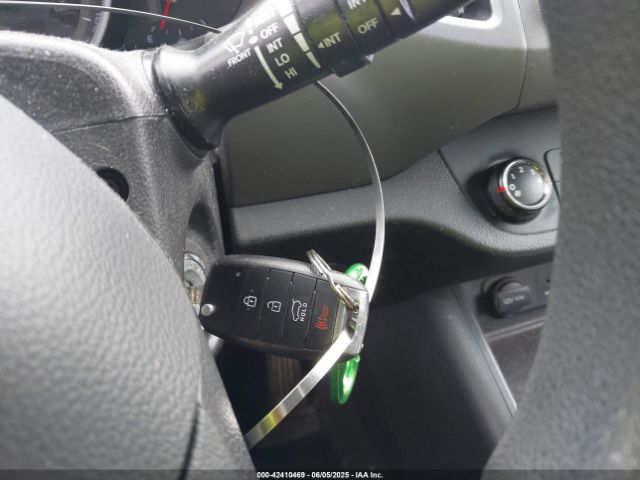 KNDPBCAC0E7567794 KIA Sportage Lx