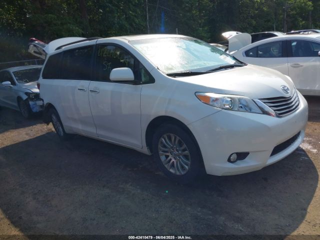 2017 TOYOTA SIENNA 5TDYZ3DC8HS889430
