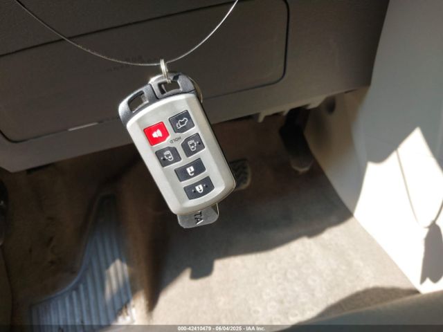 2017 TOYOTA SIENNA 5TDYZ3DC8HS889430 Photo 10