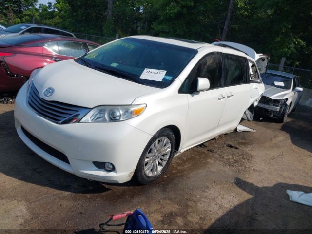 2017 TOYOTA SIENNA 5TDYZ3DC8HS889430 Photo 1