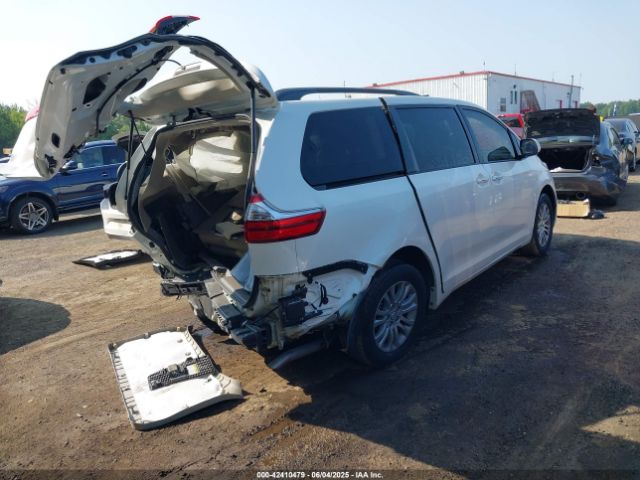 2017 TOYOTA SIENNA 5TDYZ3DC8HS889430 Photo 3