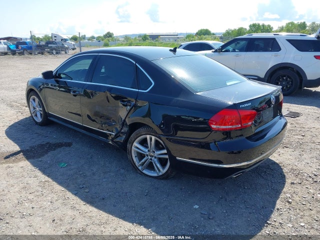 Volkswagen Passat 2014 1VWCN7A35EC069365 Image 3