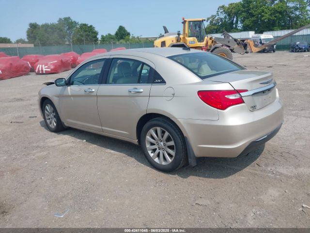 2013 CHRYSLER 200 1C3CCBCG2DN578879 Photo 2