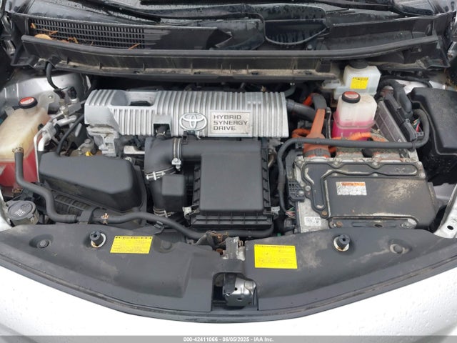 JTDZN3EU0EJ009210 Toyota Prius V Two