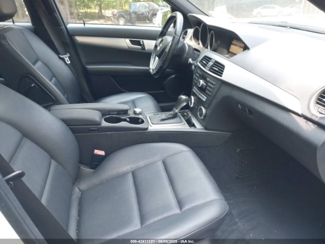 2012 MERCEDES-BENZ C 300 WDDGF8BB7CR212099 Photo 4