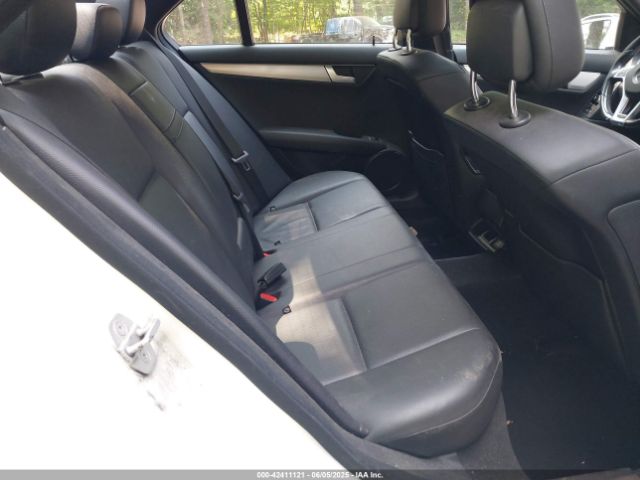 2012 MERCEDES-BENZ C 300 WDDGF8BB7CR212099 Photo 7