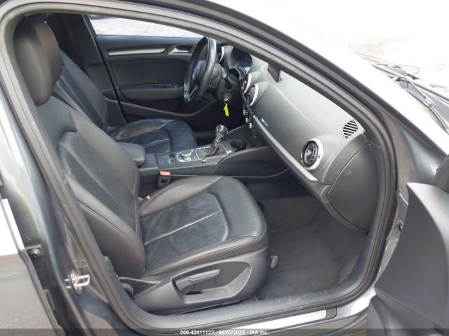 2018 AUDI A3 WAUAUGFF4J1004798 Photo 4