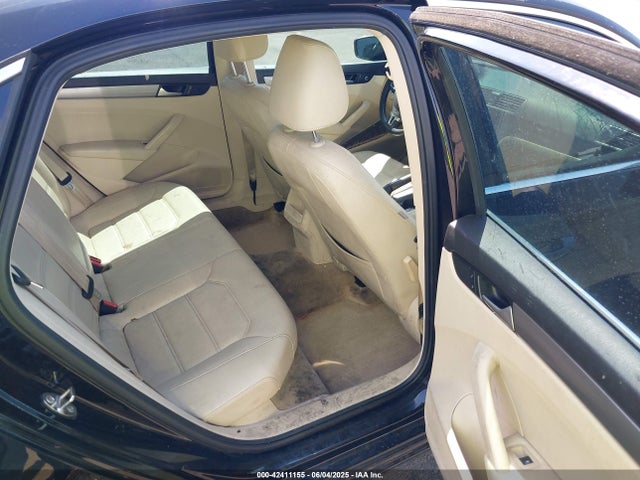 Volkswagen Passat 2015 1VWAT7A30FC094544 Image 8
