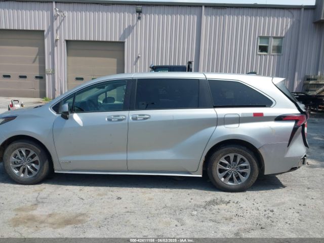 5TDKSKFC9MS035607 Toyota SIENNA LE