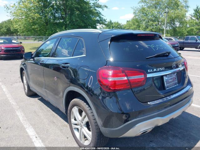 2019 MERCEDES-BENZ GLA 250 WDCTG4GB1KJ544165 Photo 2