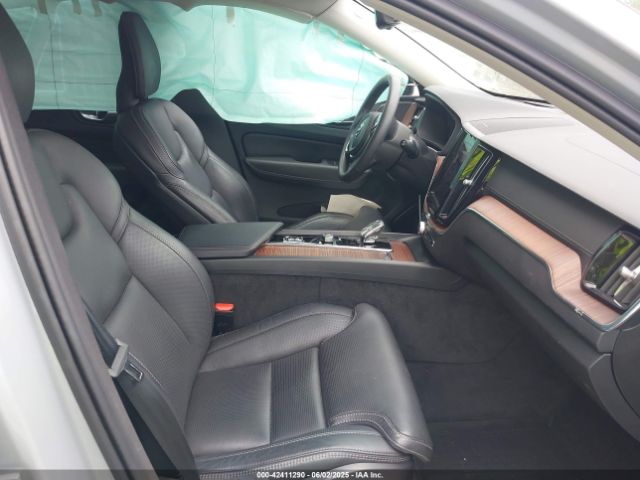 2024 VOLVO XC60 YV4L12RM0R1719376 Photo 4