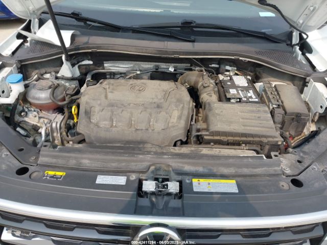 3VV3B7AX3LM179830 Volkswagen Tiguan 2.0t Se/2.0t Se R-line Black/2.0t Sel