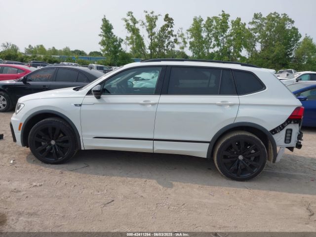 3VV3B7AX3LM179830 Volkswagen Tiguan 2.0t Se/2.0t Se R-line Black/2.0t Sel