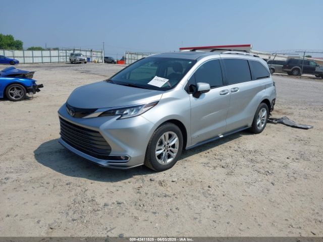 2021 TOYOTA SIENNA 5TDZRKEC3MS040149 Photo 1