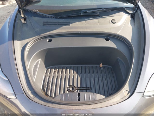 2023 TESLA MODEL 3 5YJ3E1EB2PF713900 Photo 9