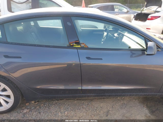 5YJ3E1EB2PF713900 Tesla MODEL 3