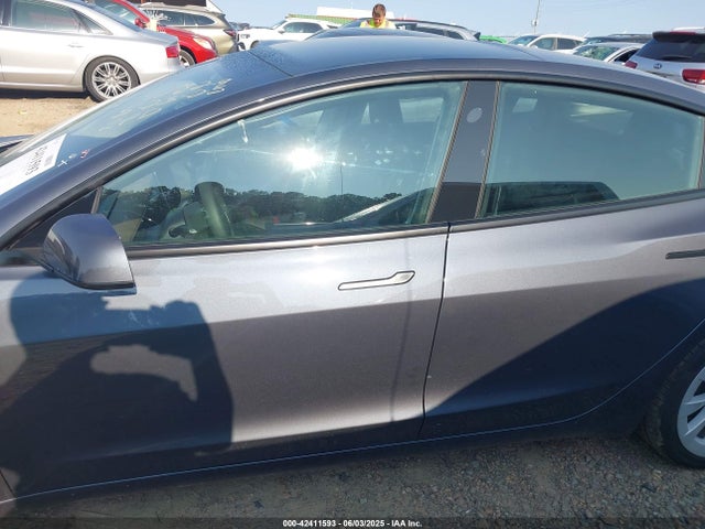 5YJ3E1EB2PF713900 Tesla MODEL 3