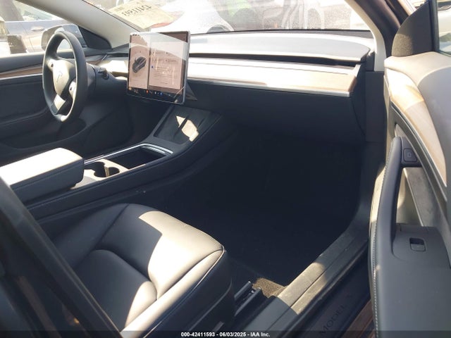 2023 TESLA MODEL 3 5YJ3E1EB2PF713900 Photo 4