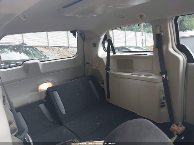 2C4RC1CG9ER425968 Chrysler Town & Country Touring-l 30th Anniversary