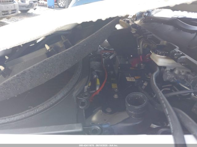 2021 TESLA MODEL Y 5YJYGDEE5MF184000 Photo 9