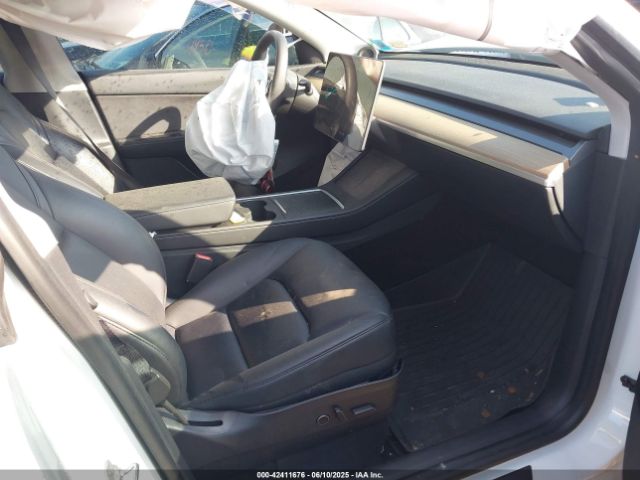 2021 TESLA MODEL Y 5YJYGDEE5MF184000 Photo 4