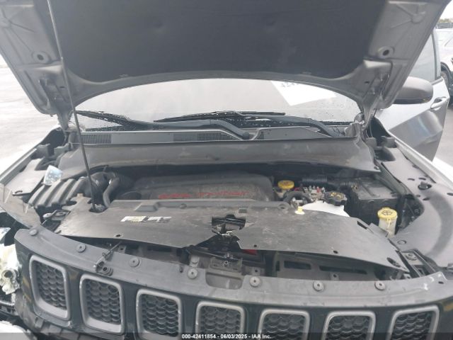 3C4NJDDBXKT799944 Jeep Compass Trailhawk 4x4