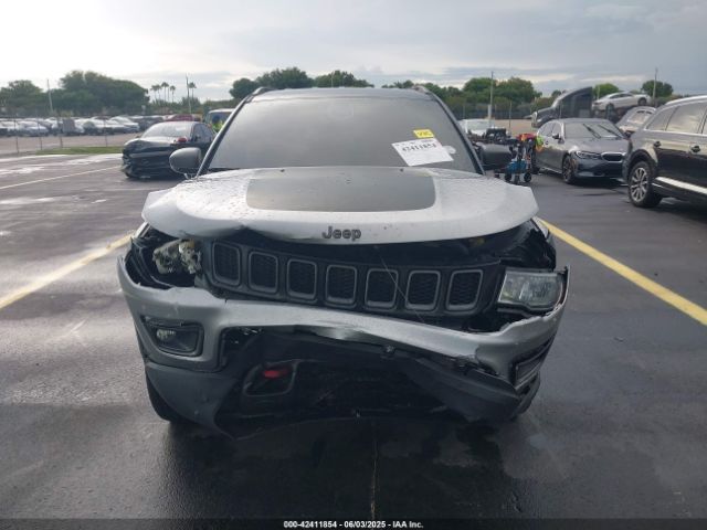 3C4NJDDBXKT799944 Jeep Compass Trailhawk 4x4