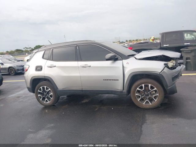 3C4NJDDBXKT799944 Jeep Compass Trailhawk 4x4