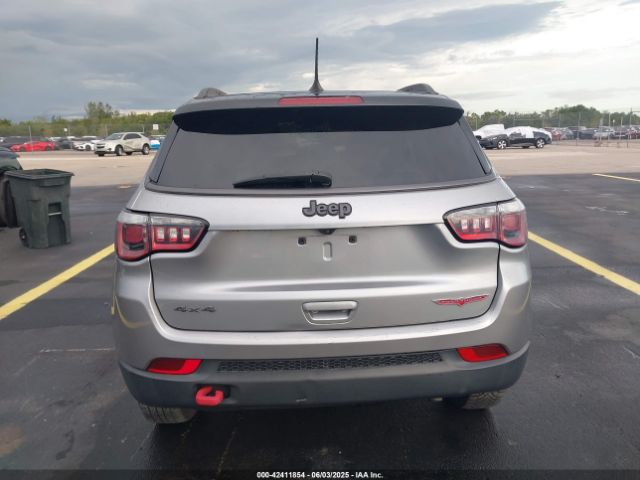 3C4NJDDBXKT799944 Jeep Compass Trailhawk 4x4