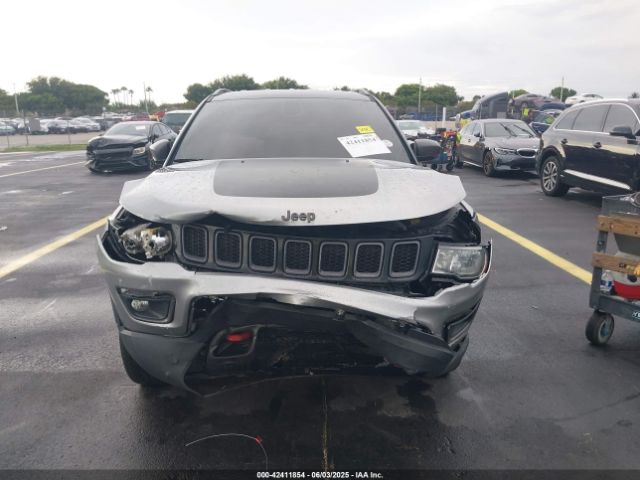 3C4NJDDBXKT799944 Jeep Compass Trailhawk 4x4