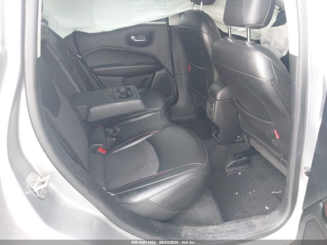 3C4NJDDBXKT799944 Jeep Compass Trailhawk 4x4