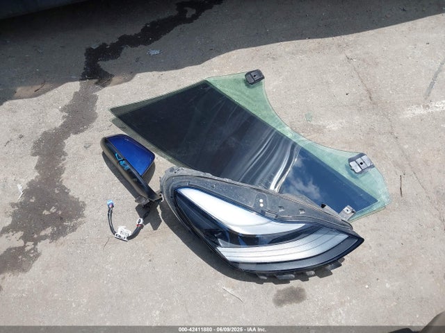 5YJ3E1EB9MF974887 Tesla MODEL 3