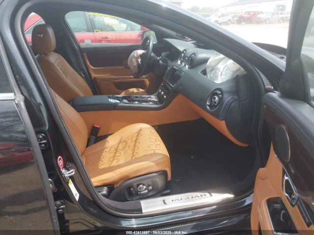 2017 JAGUAR XJ SAJWJ2GD4H8W05326 Photo 4