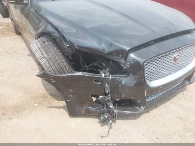 2017 JAGUAR XJ SAJWJ2GD4H8W05326 Photo 5