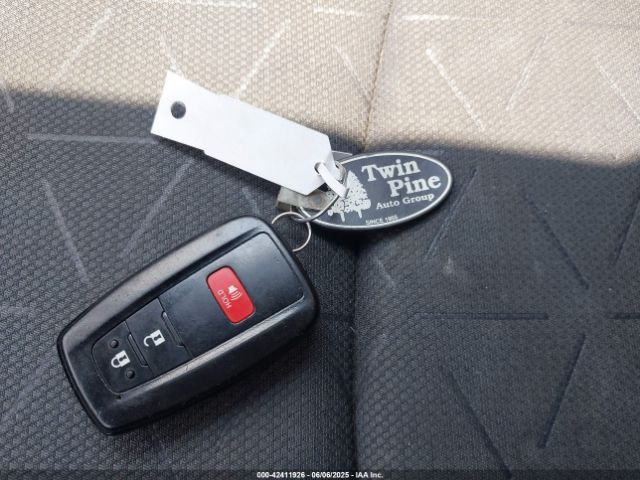 2T3P1RFV1MC209897 Toyota Rav4 Xle