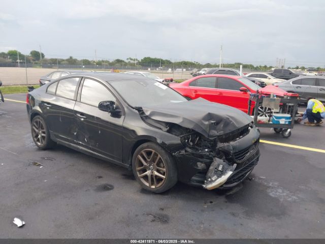 2017 VOLVO S60 YV126MFL8H2422804