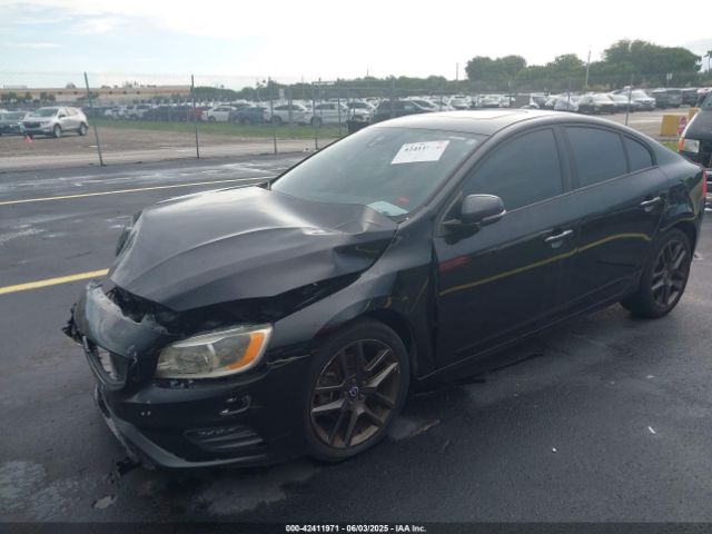2017 VOLVO S60 YV126MFL8H2422804 Photo 1