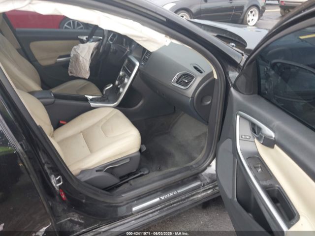 2017 VOLVO S60 YV126MFL8H2422804 Photo 4