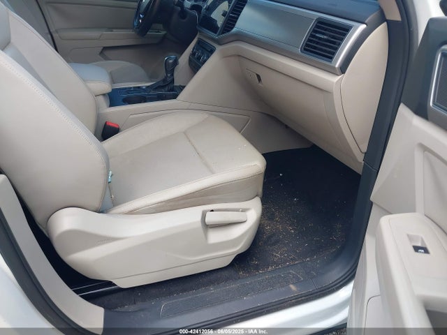 Volkswagen 2018 2018 1V2CR2CA1JC533699 Image 5