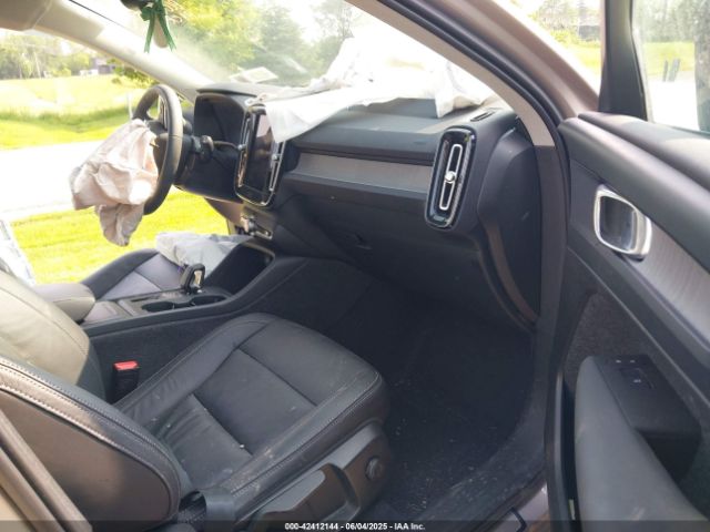 2024 VOLVO XC40 YV4L12UKXR2222285 Photo 4