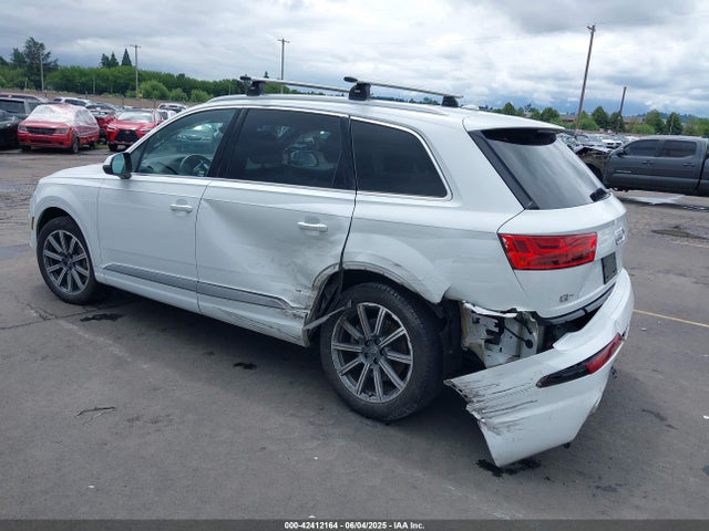 2017 AUDI Q7 WA1LAAF70HD037665 Photo 2