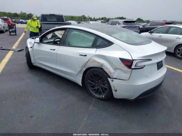 2025 TESLA MODEL 3 5YJ3E1EA2SF981877 Photo 2