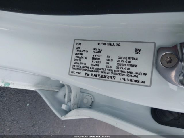 2025 TESLA MODEL 3 5YJ3E1EA2SF981877 Photo 8